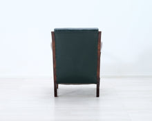 Lataa kuva Galleria-katseluun, Antiikkinen nojatuoli vihreä
