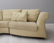 Lataa kuva Galleria-katseluun, 4-istuttava kaareva sohva beige

