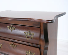 Lataa kuva Galleria-katseluun, Antiikkinen lipasto ruskea
