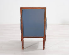 Load image into Gallery viewer, Antiikkinen nojatuoli sininen
