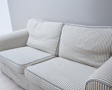 Load image into Gallery viewer, Asko 2,5-istuttava kangassohva raidallinen
