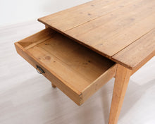 Lataa kuva Galleria-katseluun, Antiikkinen ruokapöytä
