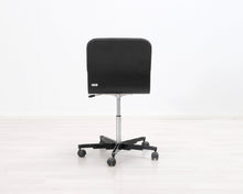 Load image into Gallery viewer, Avarte Yrjö Kukkapuro toimistotuoli musta
