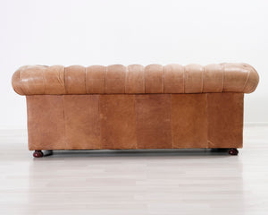 3-istuttava Chesterfield-tyylinen nahkasohva ruskea