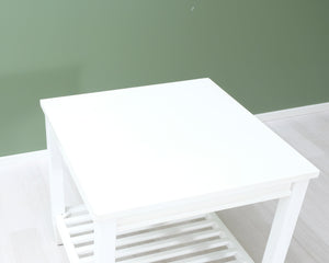 Sivupöytä valkoinen
