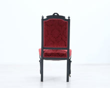 Lataa kuva Galleria-katseluun, Antiikkinen tuoli punamusta
