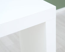 Lataa kuva Galleria-katseluun, Kaani sivupöytä valkoinen
