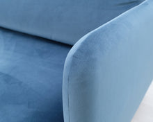 Lataa kuva Galleria-katseluun, 3-istuttava samettisohva sininen
