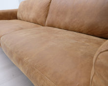 Load image into Gallery viewer, Asko Kendo 3-istuttava nahkasohva ruskea

