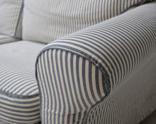 Load image into Gallery viewer, Asko 2,5-istuttava kangassohva raidallinen
