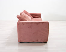 Load image into Gallery viewer, 3-istuttava kangassohva vaaleanpunainen
