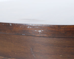 Vanha sivupöytä