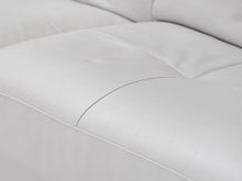 Lataa kuva Galleria-katseluun, 3-istuttava nahkasohva valkoinen
