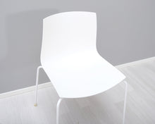 Lataa kuva Galleria-katseluun, Arper Catifa 46 tuoli
