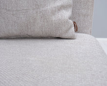 Load image into Gallery viewer, Asko Torino 3-istuttava vuodesohva vaaleanharmaa
