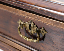 Lataa kuva Galleria-katseluun, Antiikkinen kirjoituspöytä
