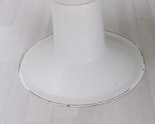Lataa kuva Galleria-katseluun, Yrjö Kukkapuro Saturnus pöytä valkoinen
