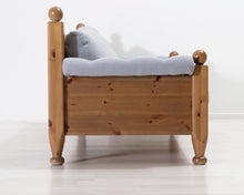 Lataa kuva Galleria-katseluun, 3-istuttava kangassohva vaaleansininen
