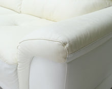 Lataa kuva Galleria-katseluun, 3-istuttava nahkasohva valkoinen
