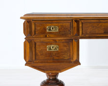 Lataa kuva Galleria-katseluun, Antiikkinen kirjoituspöytä

