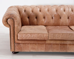 3-istuttava Chesterfield-tyylinen nahkasohva ruskea