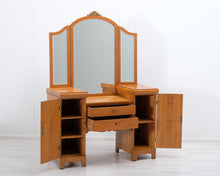 Lataa kuva Galleria-katseluun, Antiikkinen peilipöytä
