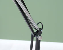 Load image into Gallery viewer, Luxo L-1 pöytävalaisin ja jalusta musta
