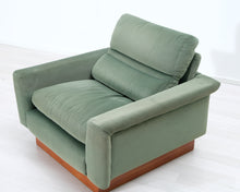 Lataa kuva Galleria-katseluun, Ahti Taskinen Fennia nojatuoli vihreä
