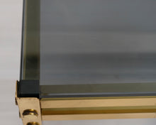 Lataa kuva Galleria-katseluun, Messinkipöytä lasilevyllä 1960-luku
