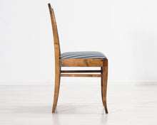 Lataa kuva Galleria-katseluun, Antiikkinen tuoli raidallisella istuimella
