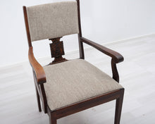 Lataa kuva Galleria-katseluun, 40-luvun puurunkoinen tuoli käsinojilla
