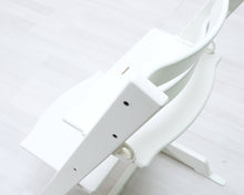 Load image into Gallery viewer, Stokke Tripp Trapp syöttötuoli
