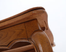 Lataa kuva Galleria-katseluun, Antiikkinen tammipöytä
