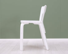 Lataa kuva Galleria-katseluun, Artek 65 tuoli valkoinen
