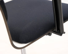Load image into Gallery viewer, Avarte Yrjö Kukkapuro toimistotuoli mustavalkoinen
