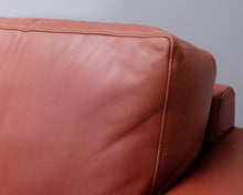 Lataa kuva Galleria-katseluun, Sope nahkainen nojatuoli punainen
