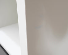 Lataa kuva Galleria-katseluun, IKEA Kallax hylly laatikostolla valkoinen
