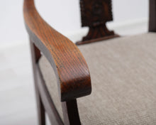 Lataa kuva Galleria-katseluun, 40-luvun puurunkoinen tuoli käsinojilla
