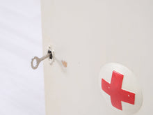 Lataa kuva Galleria-katseluun, Apteekkarin seinäkaappi
