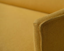 Lataa kuva Galleria-katseluun, Adea ELL 3-istuttava kangassohva keltainen
