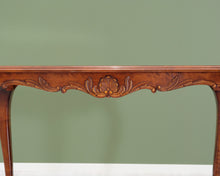 Lataa kuva Galleria-katseluun, Antiikkinen sivupöytä
