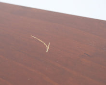 Lataa kuva Galleria-katseluun, Antiikkinen lipasto ruskea
