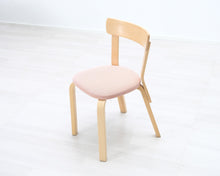 Lataa kuva Galleria-katseluun, Artek 69 tuoli kangasistuimella
