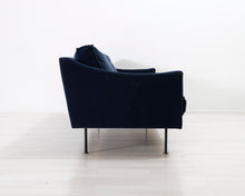 Lataa kuva Galleria-katseluun, 3-istuttava kangassohva tummansininen
