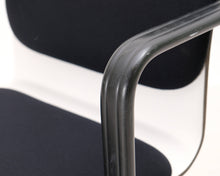 Load image into Gallery viewer, Avarte Yrjö Kukkapuro toimistotuoli mustavalkoinen
