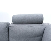 Load image into Gallery viewer, 4-istuttava harmaa divaanisohva
