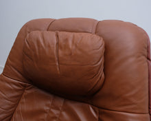 Lataa kuva Galleria-katseluun, 80-luvun mekanismituoli ja rahi konjakinruskea
