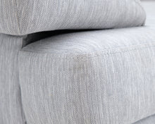 Load image into Gallery viewer, Asko Florence 3-istuttava kangassohva vaaleanharmaa
