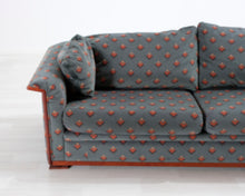 Lataa kuva Galleria-katseluun, 3-istuttava kangassohva kuviollisella verhoilulla
