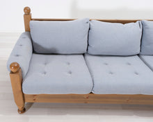 Lataa kuva Galleria-katseluun, 3-istuttava kangassohva vaaleansininen
